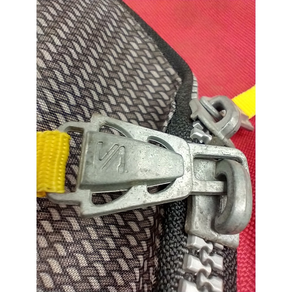 Salomon Equipe Ski Boot Bag Red Black Gear Carrier Adjustable Strap Vintage - Picture 9 of 14